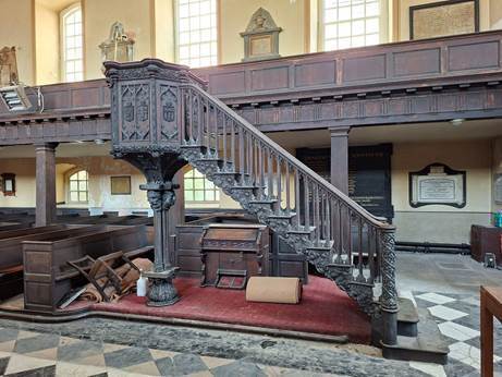 Pulpit on the gallery floor 