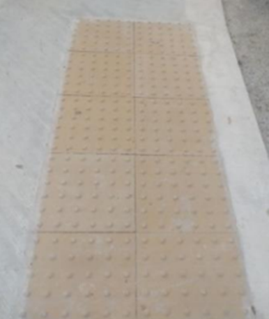 Image 8 : Example and buff paving
